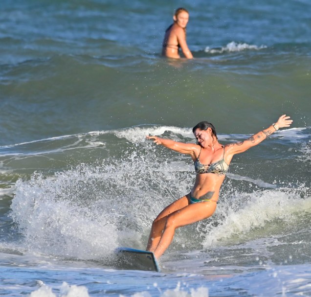 Registro de surf compartilhado pelo coletivo Litoral/SE por Elas